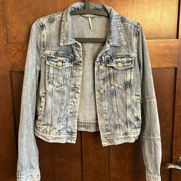 We the Free Rumors Denim Jacket- S=4-6 - Picture 2 of 10